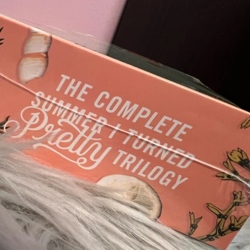 FIRM PRICE🎀The Complete Summer I Turned Pretty Trilogy Book - Picture 4 of 5